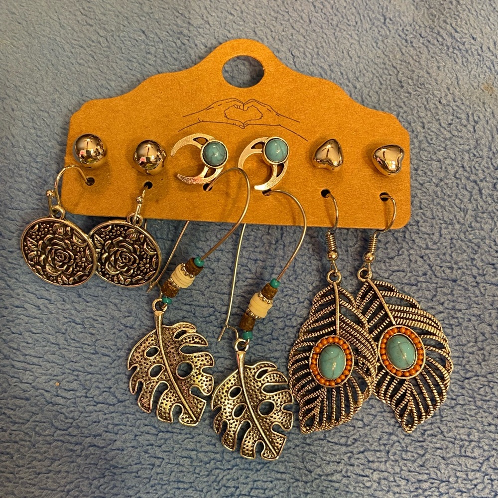 6 Pairs of Fashion Earrings!! NWT!!